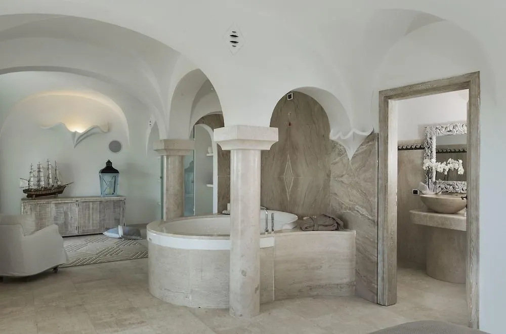 Hotel Pulicinu Baja Sardinia 4*,