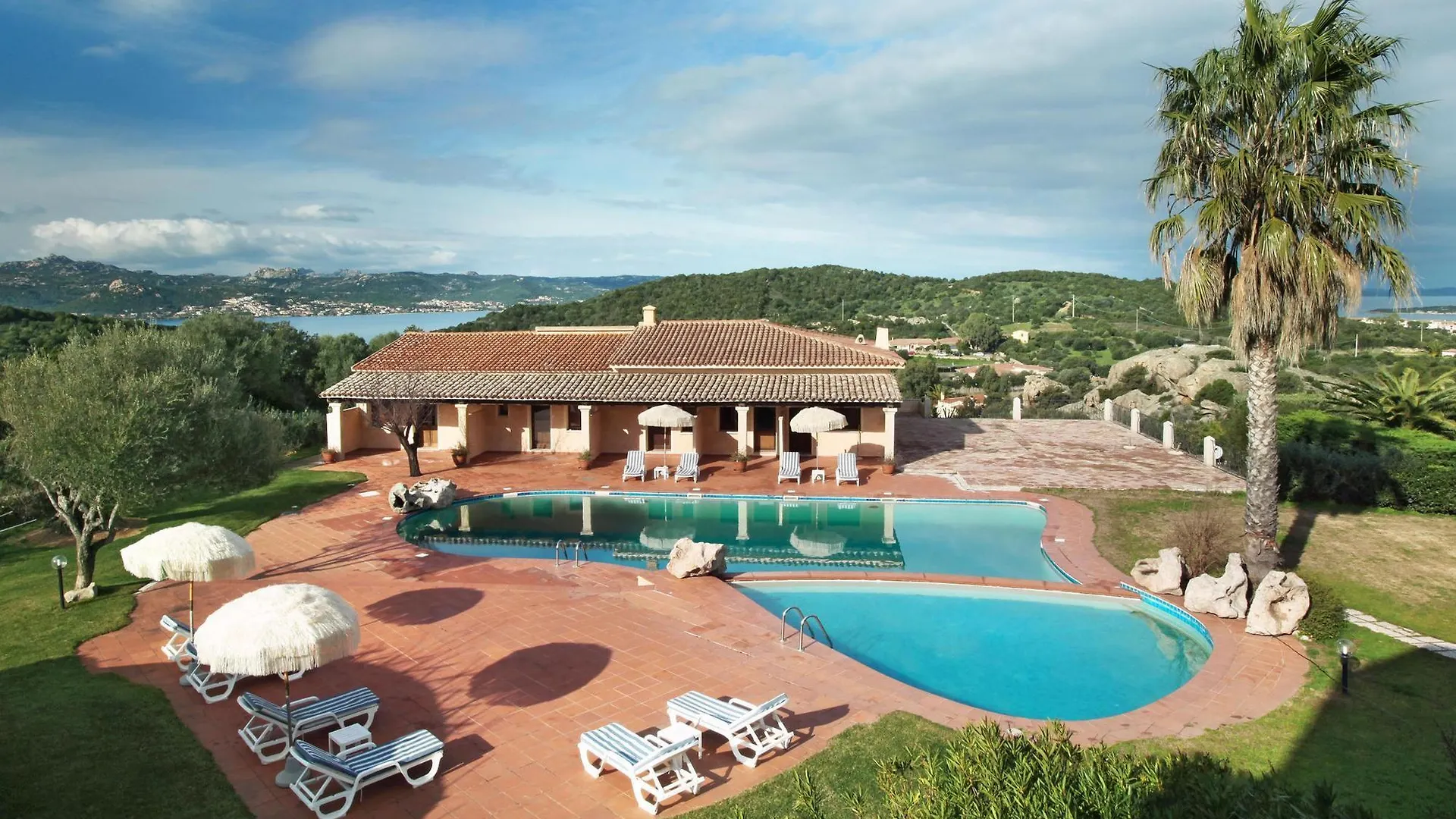 Hotel Pulicinu Baja Sardinia