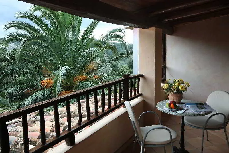 Hotel Pulicinu Baja Sardinia 4*,