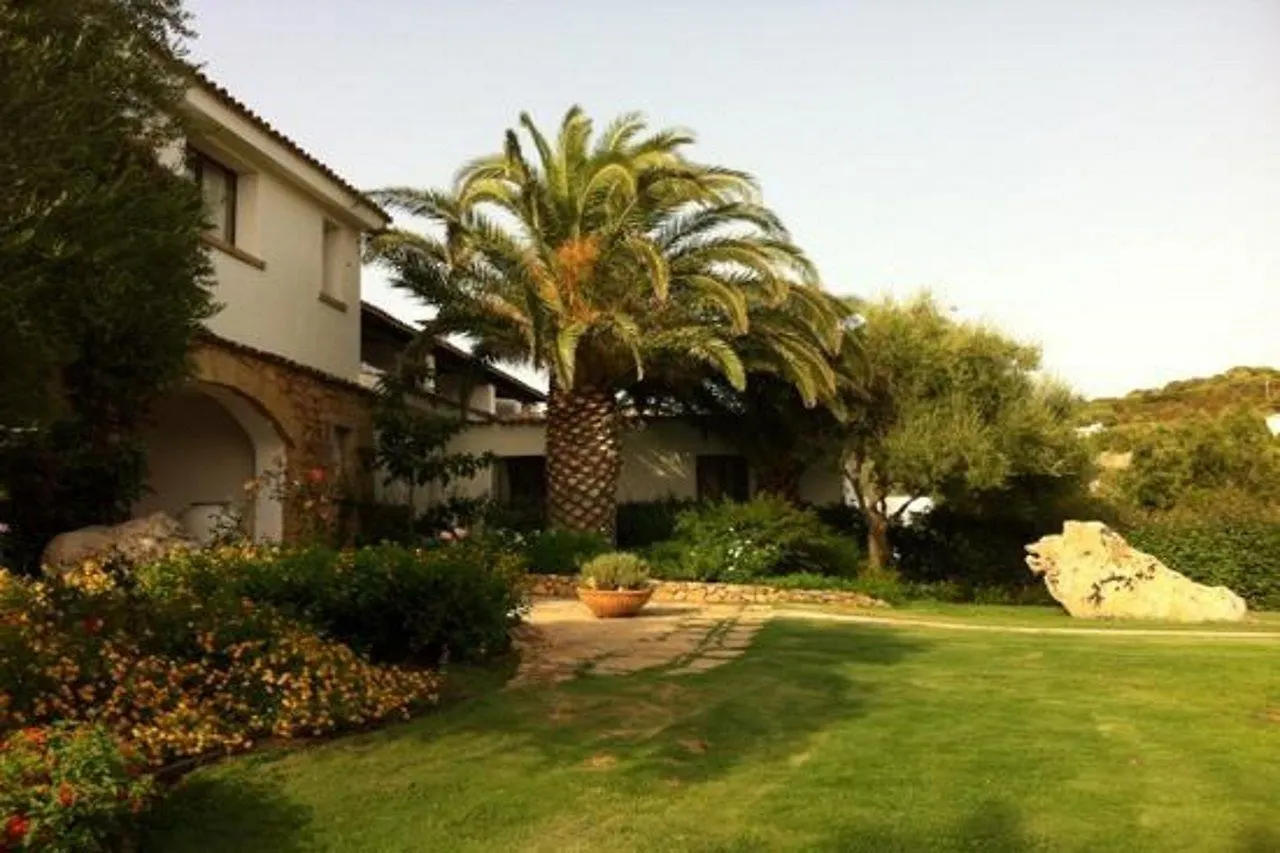 Hotel Pulicinu Baja Sardinia 4*,  Italy